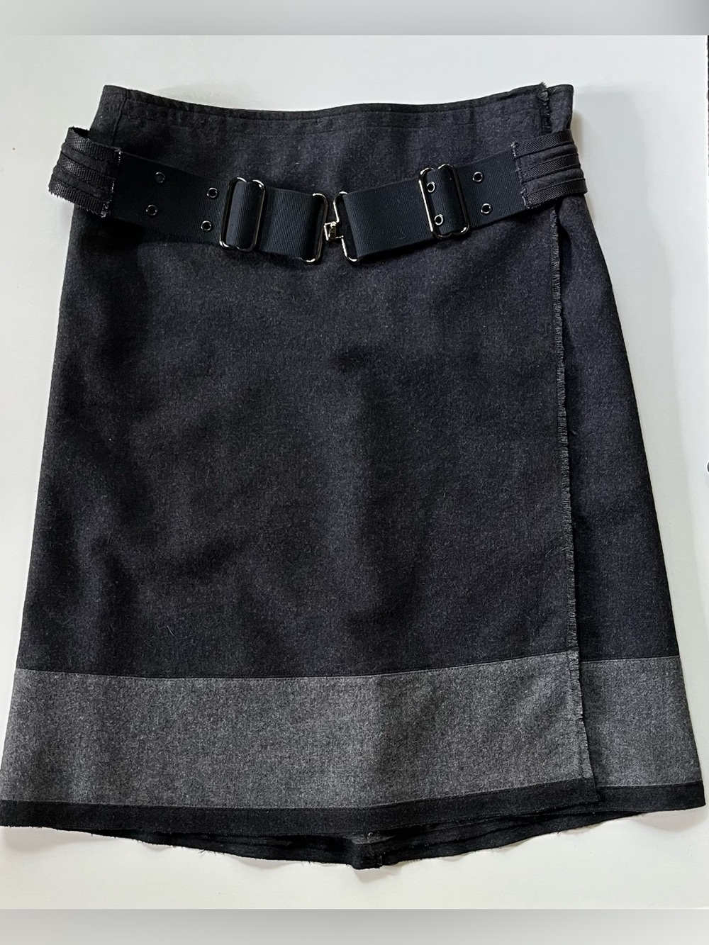 Prada two-tone grey wool flannel knee length wrap skirt with belt. Sz 42